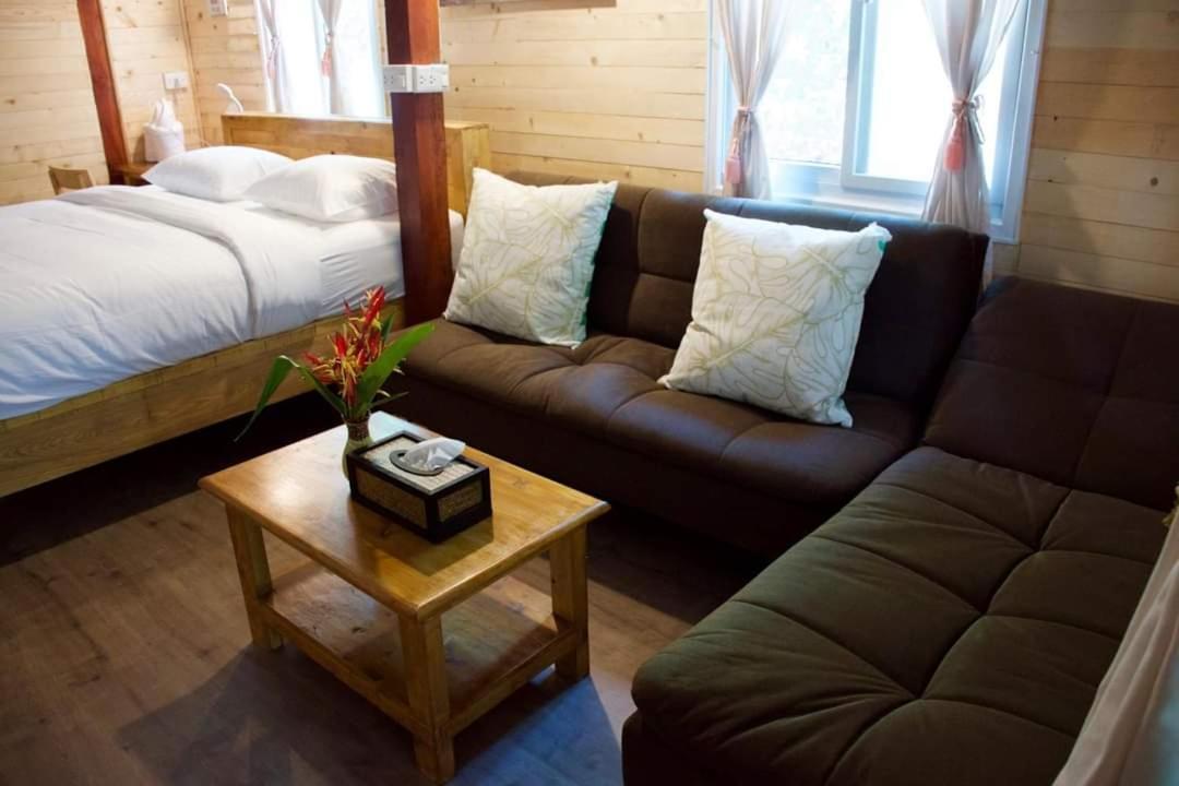 Lazy Hut Hotel Koh Phayam Luaran gambar
