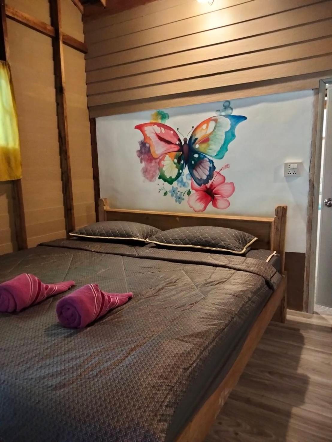 Lazy Hut Hotel Koh Phayam Luaran gambar