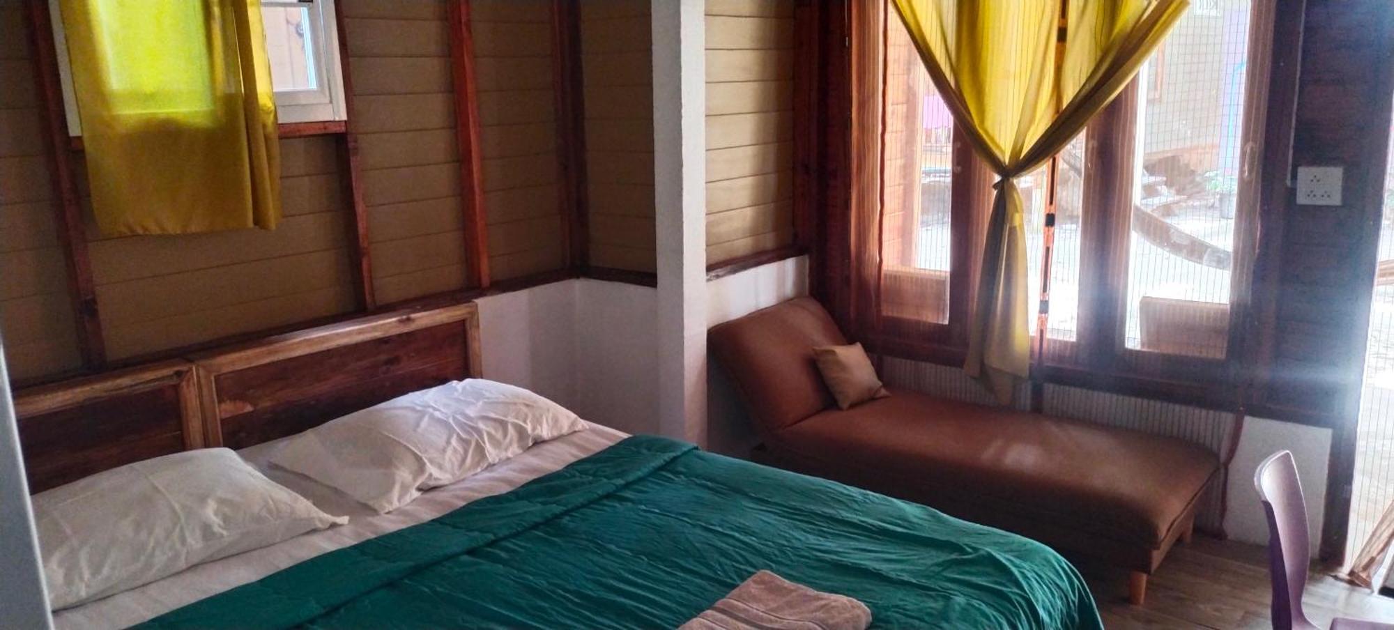 Lazy Hut Hotel Koh Phayam Luaran gambar