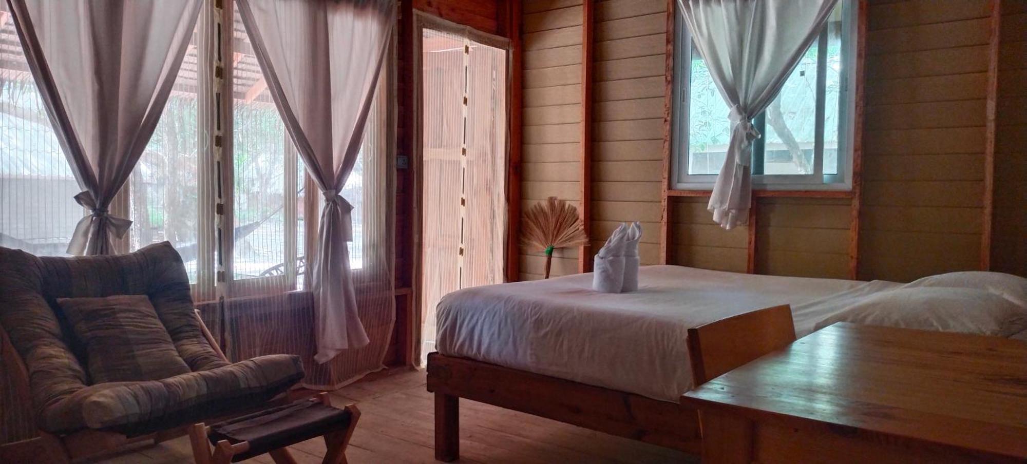 Lazy Hut Hotel Koh Phayam Luaran gambar