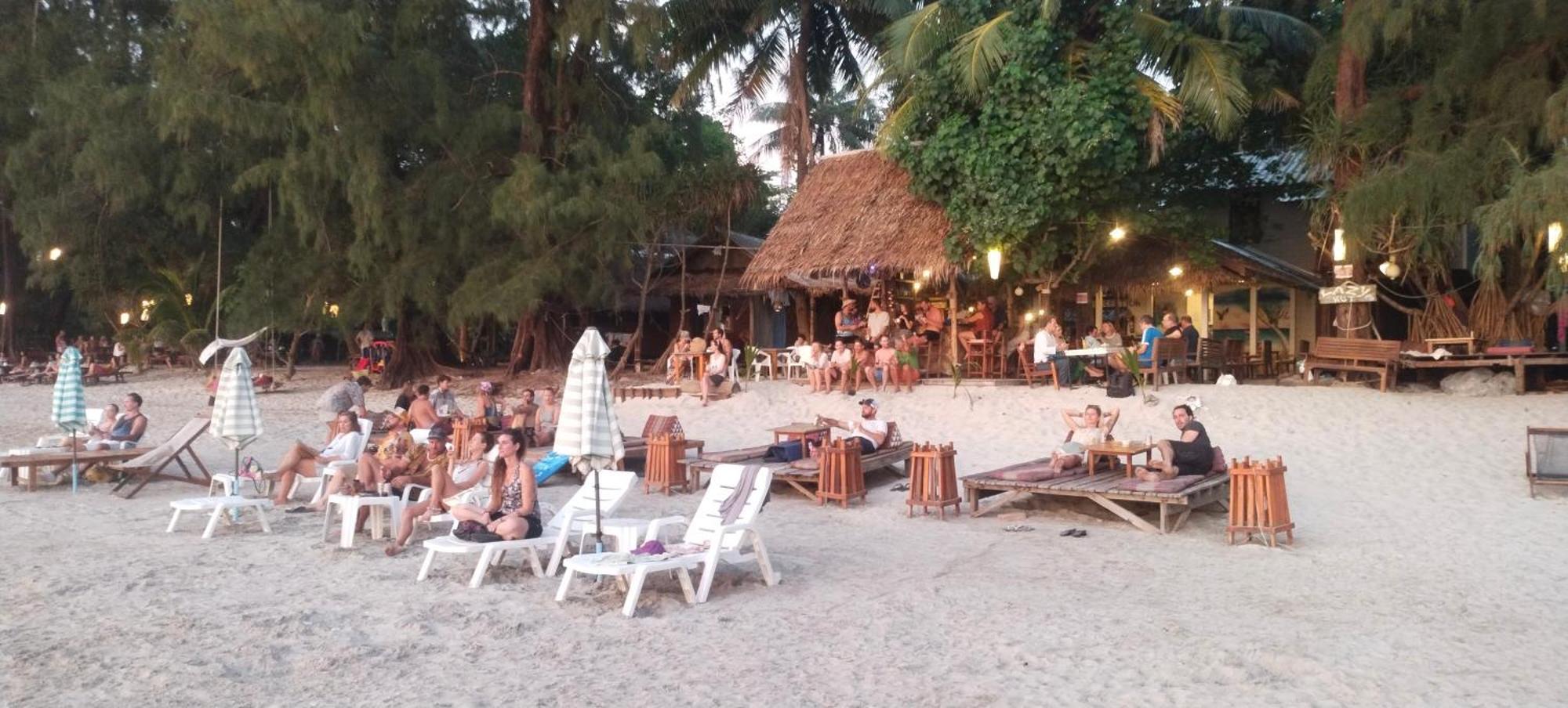 Lazy Hut Hotel Koh Phayam Luaran gambar