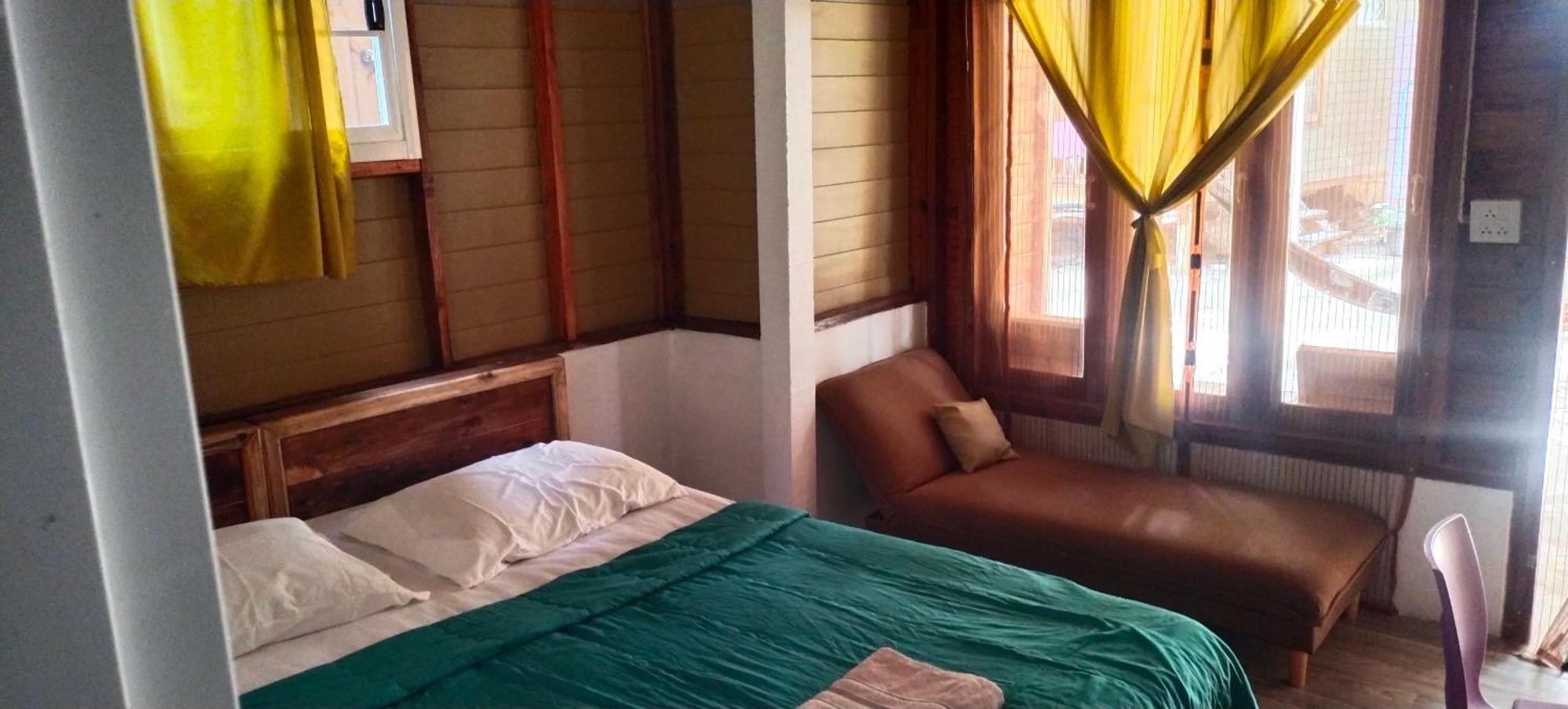 Lazy Hut Hotel Koh Phayam Luaran gambar