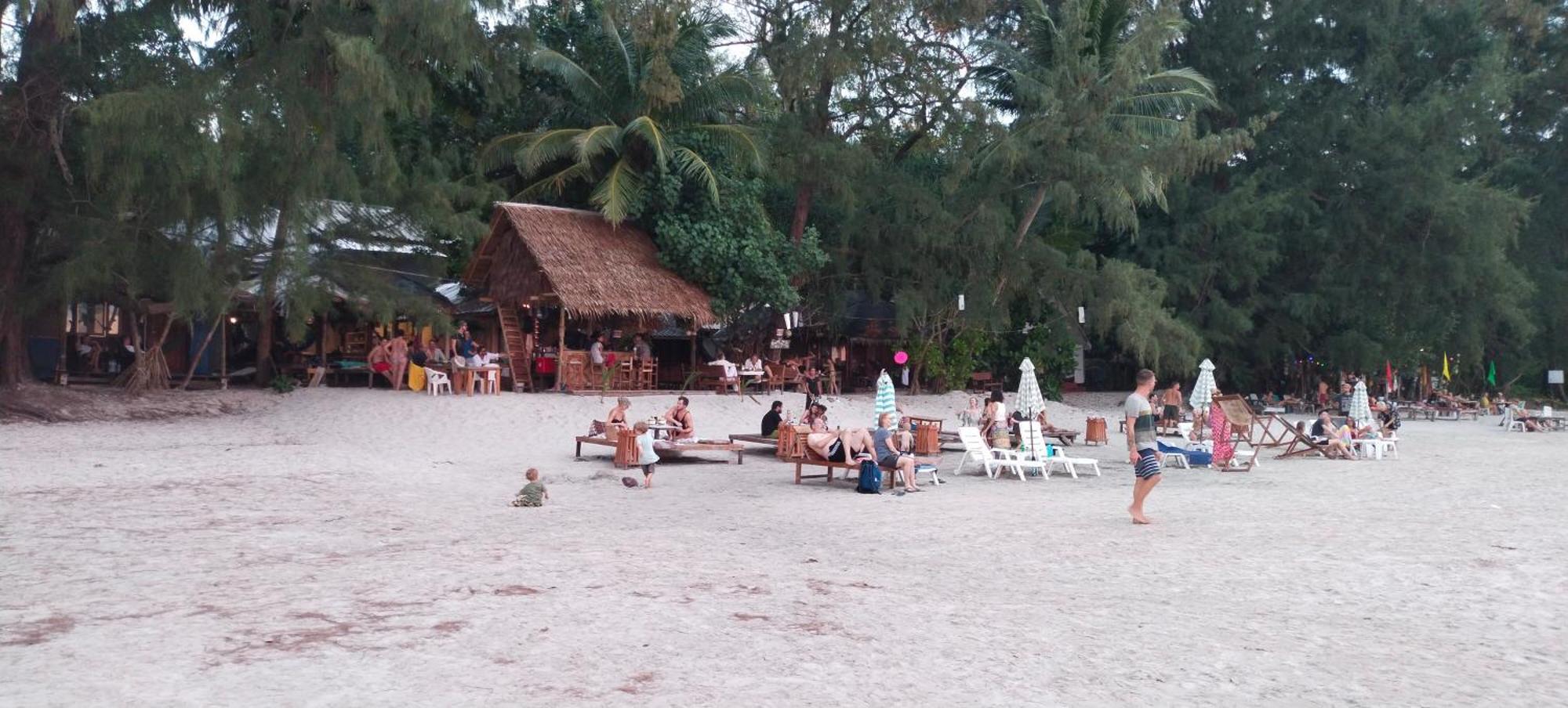 Lazy Hut Hotel Koh Phayam Luaran gambar