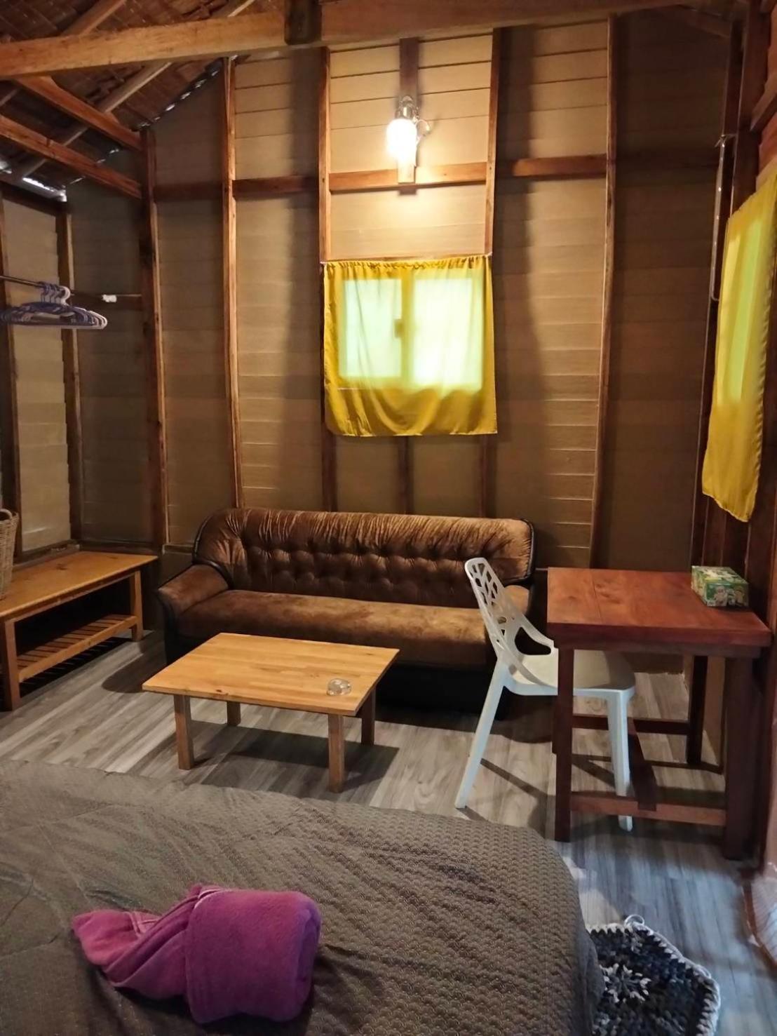 Lazy Hut Hotel Koh Phayam Luaran gambar