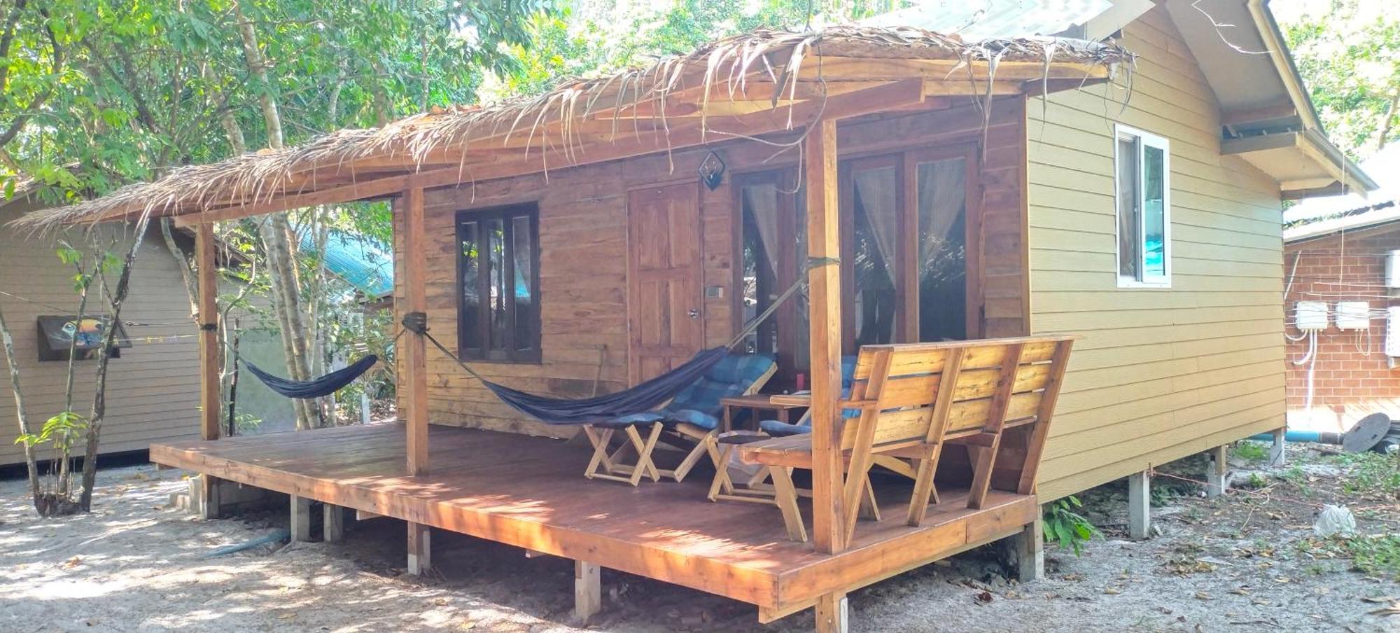 Lazy Hut Hotel Koh Phayam Luaran gambar