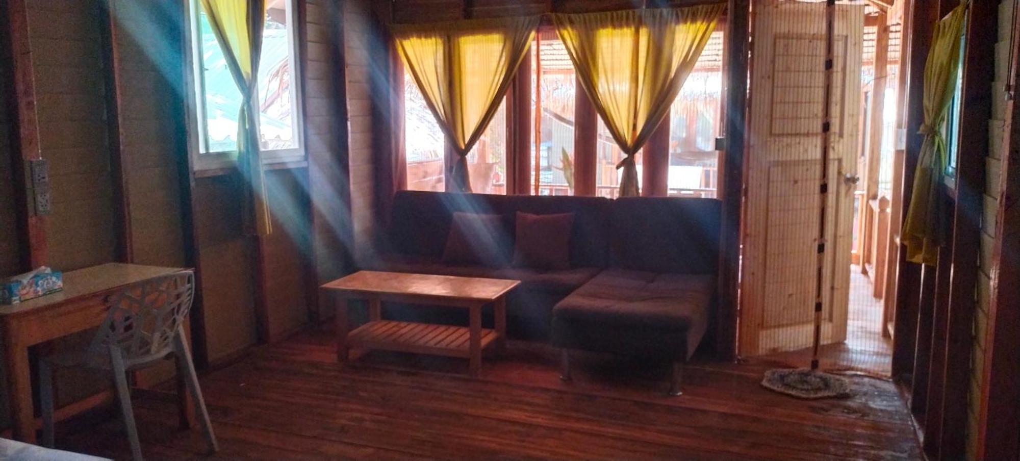Lazy Hut Hotel Koh Phayam Luaran gambar