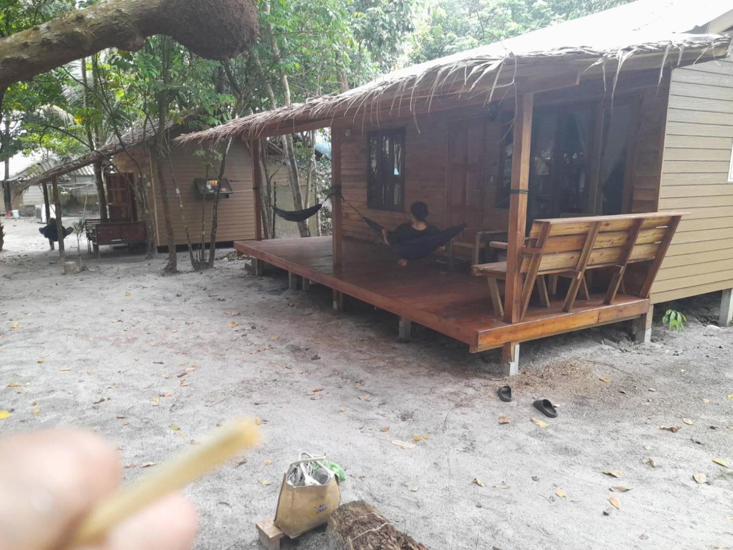 Lazy Hut Hotel Koh Phayam Luaran gambar