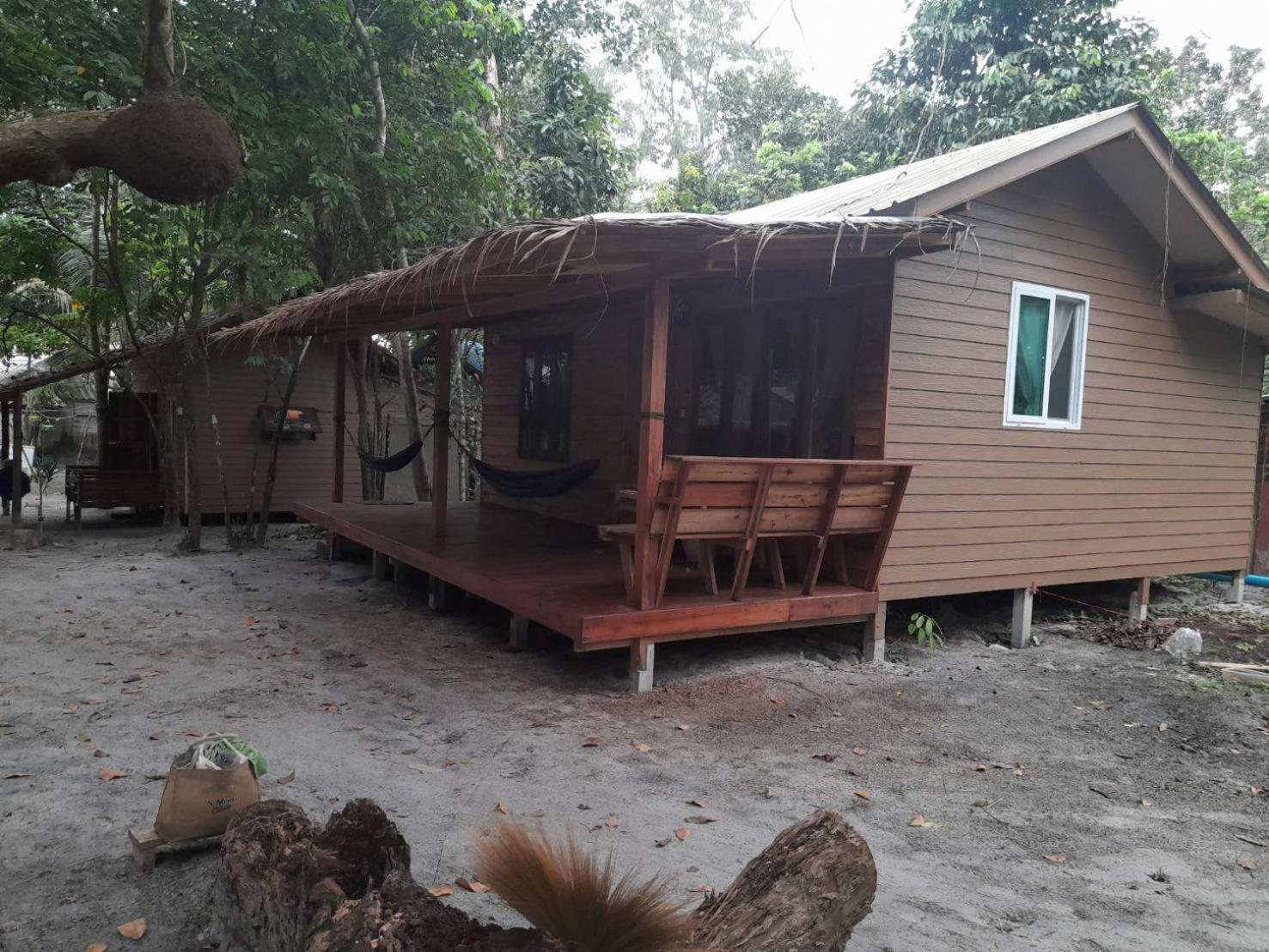 Lazy Hut Hotel Koh Phayam Luaran gambar