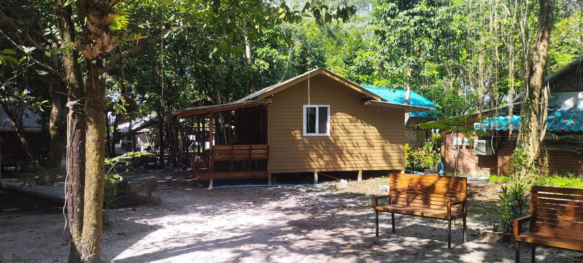 Lazy Hut Hotel Koh Phayam Luaran gambar