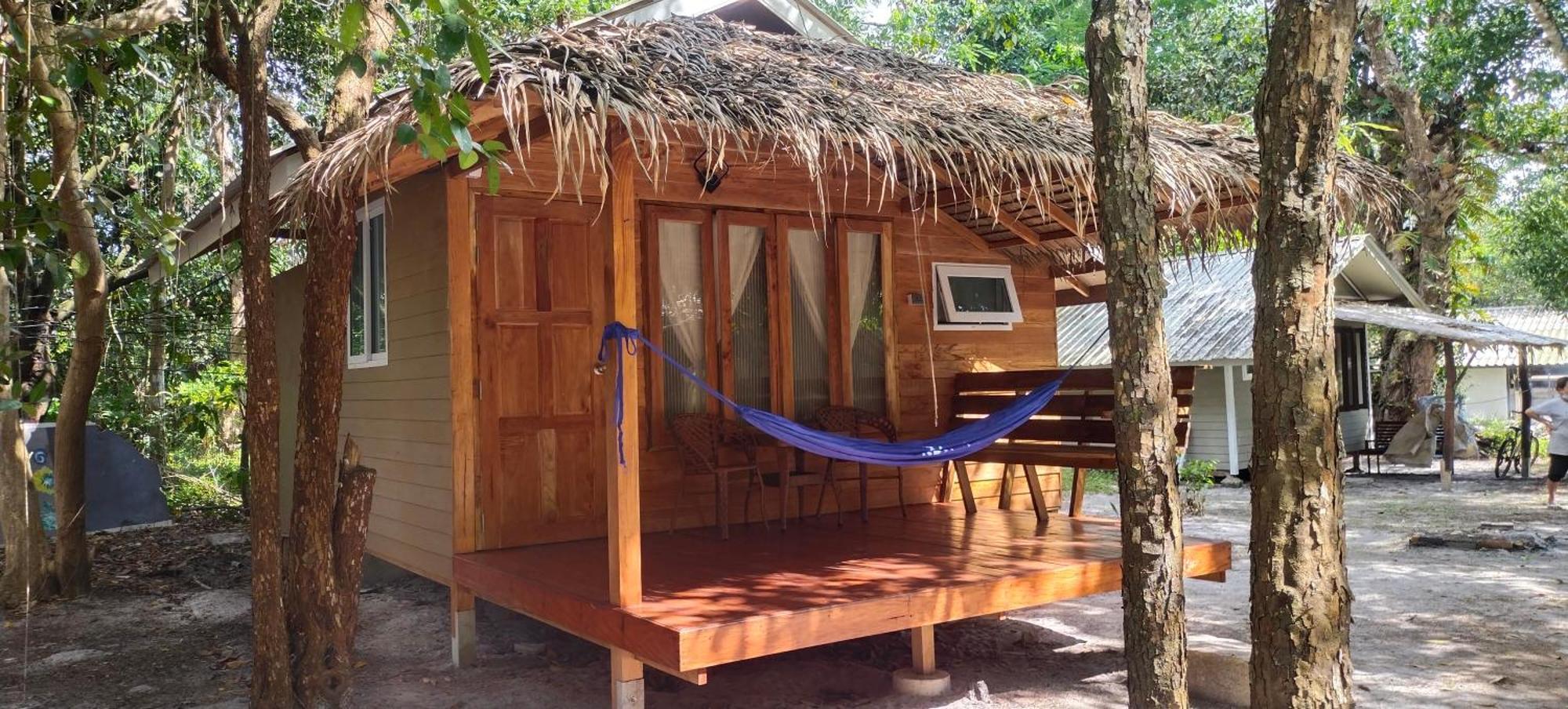 Lazy Hut Hotel Koh Phayam Luaran gambar
