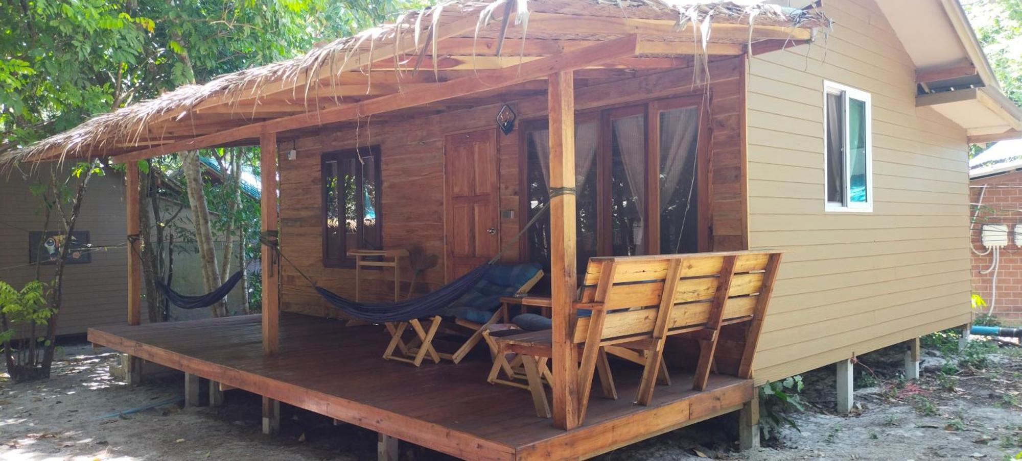 Lazy Hut Hotel Koh Phayam Luaran gambar